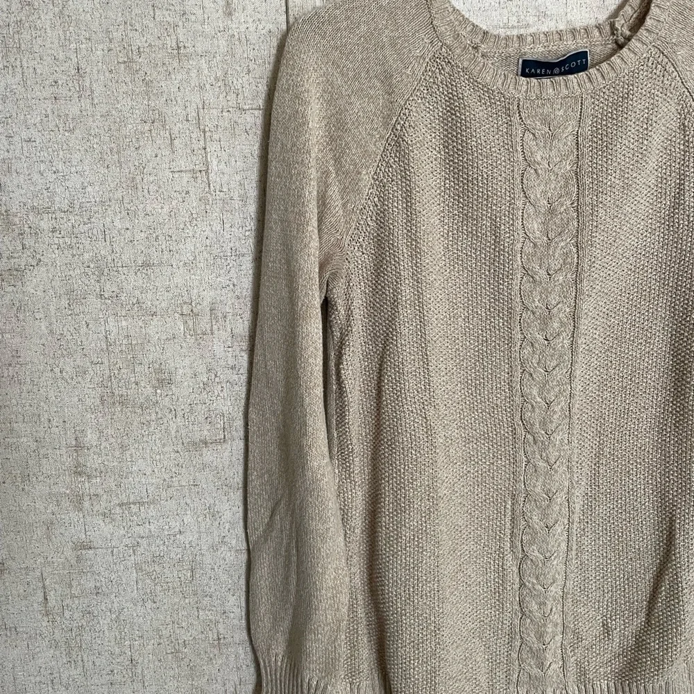 Sweater - Picture 5 of 5
